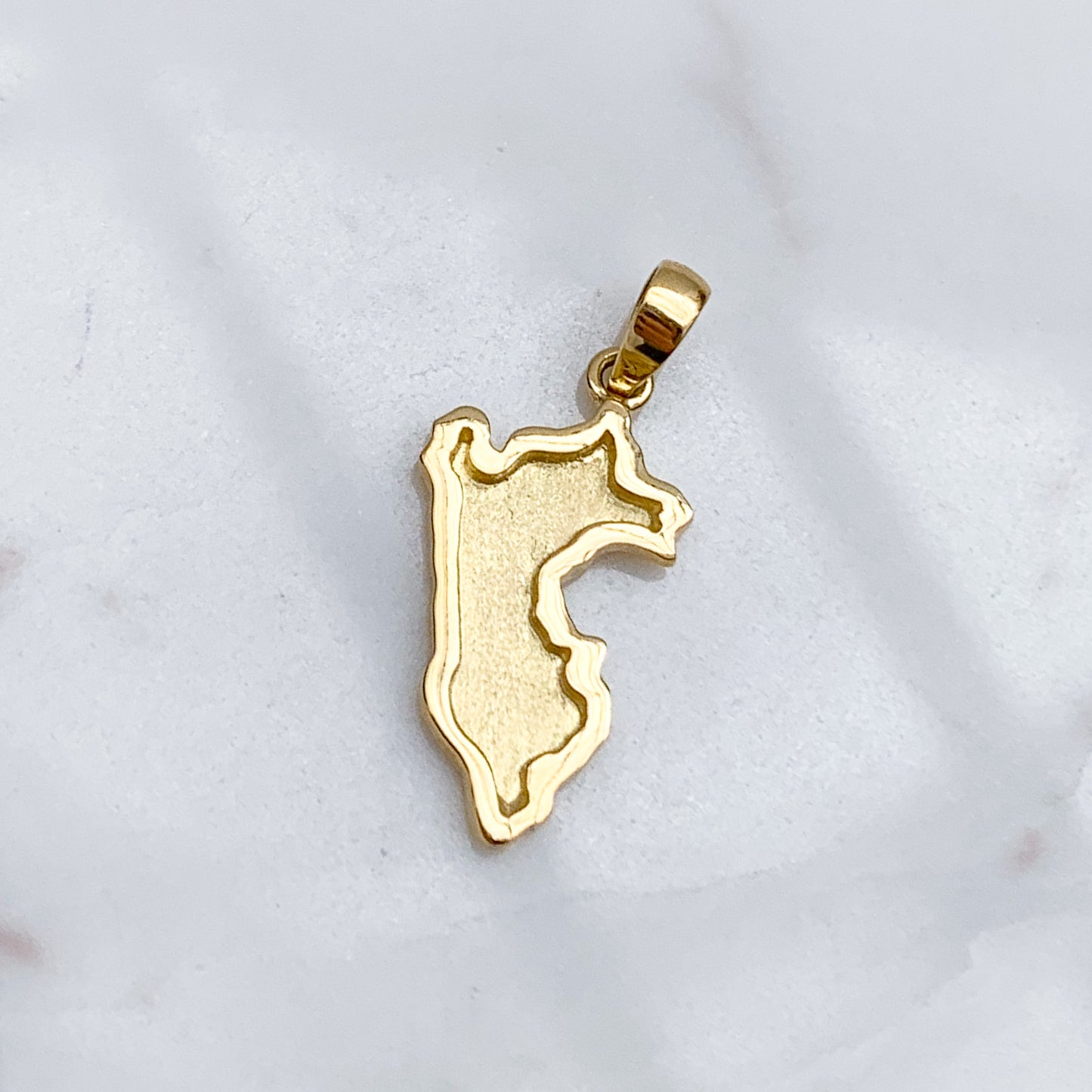 Dije Mapa de Perú en Oro18k