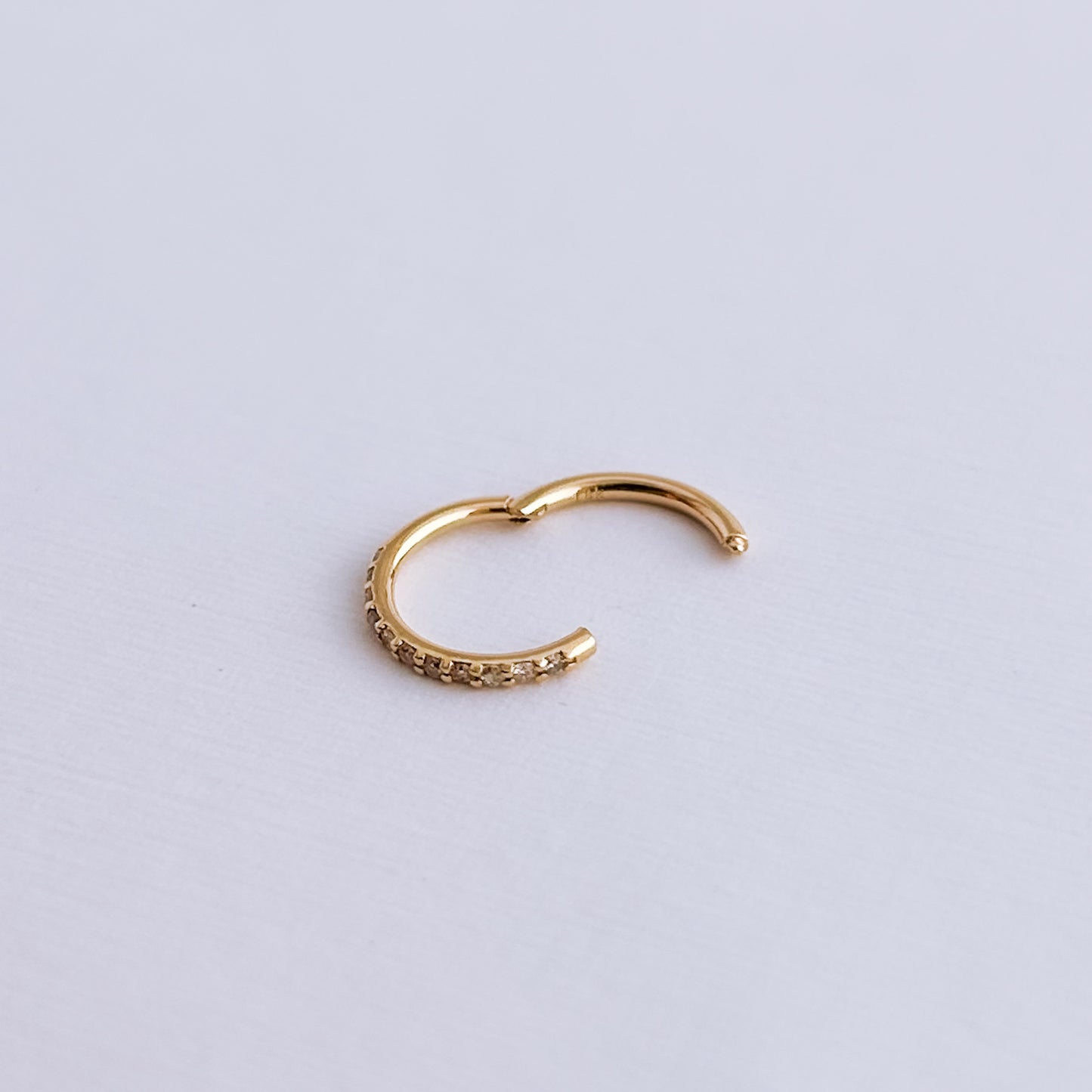 Clicker en Oro18k con diamantes naturales - Piercing