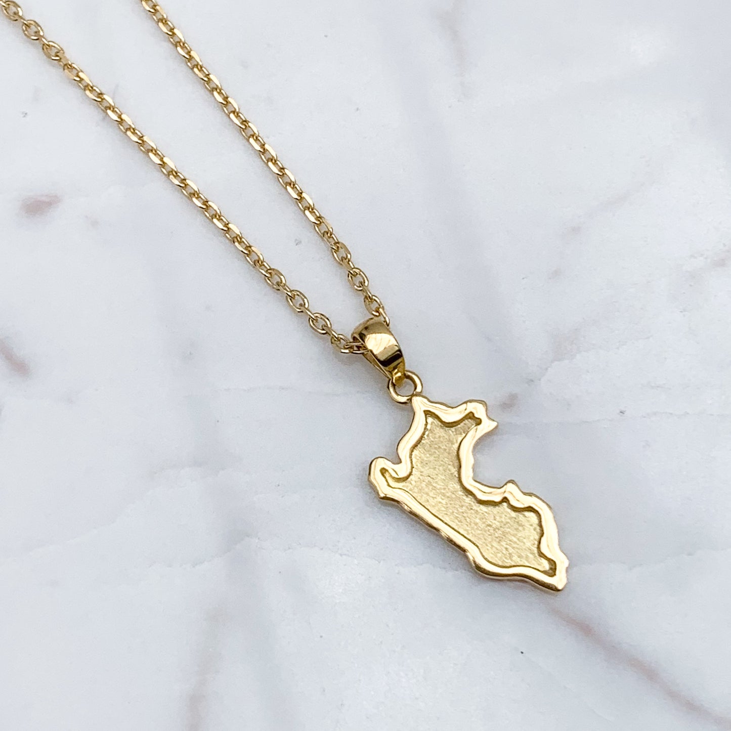 Dije Mapa de Perú en Oro18k