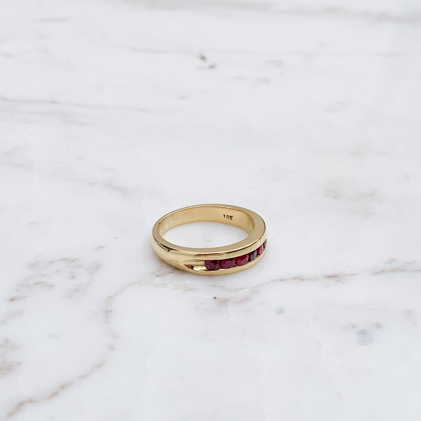 Anillo banda riviere Oro18k