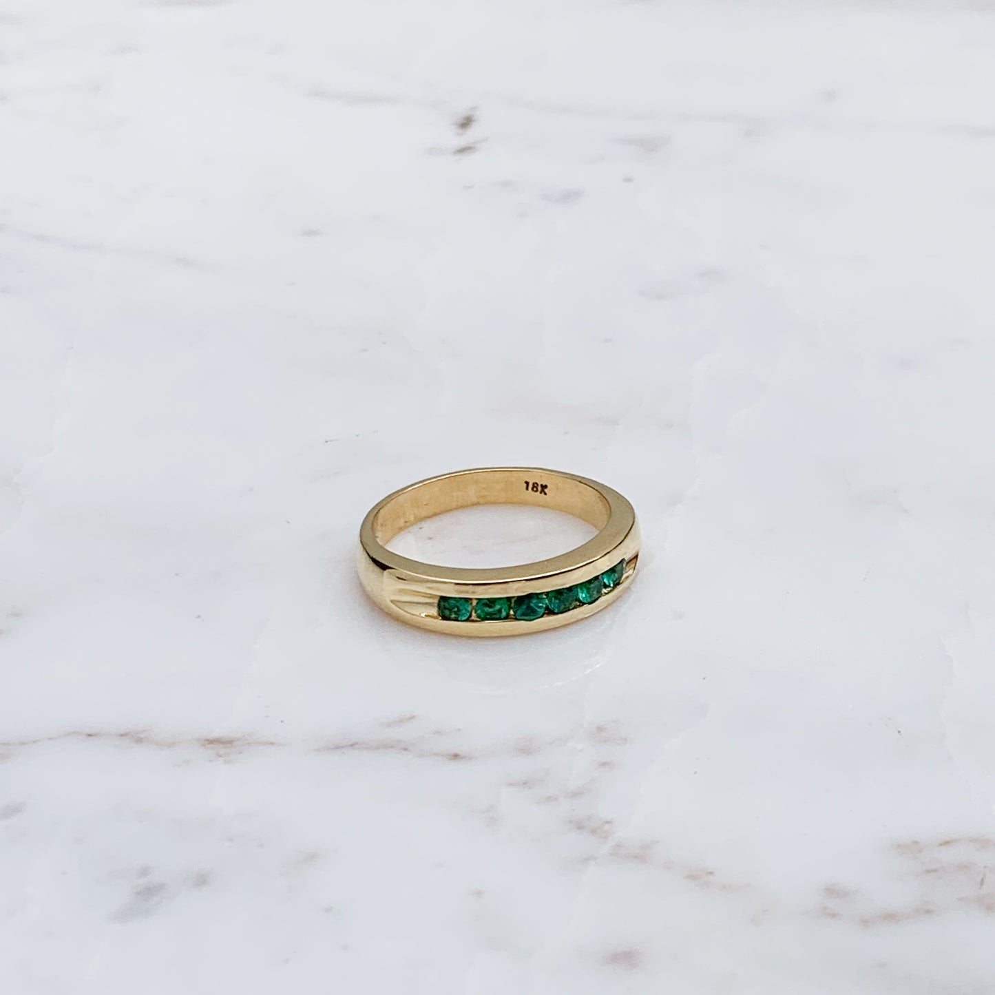 Anillo banda riviere Oro18k