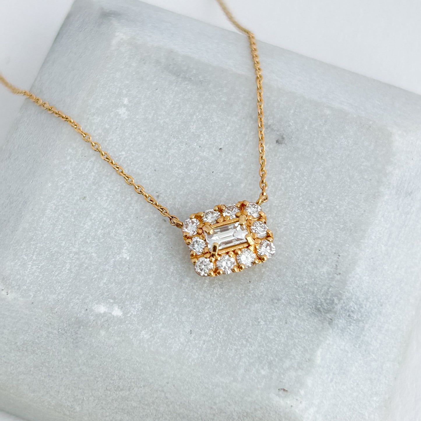 Gargantilla radiant con diamantes en Oro 18k