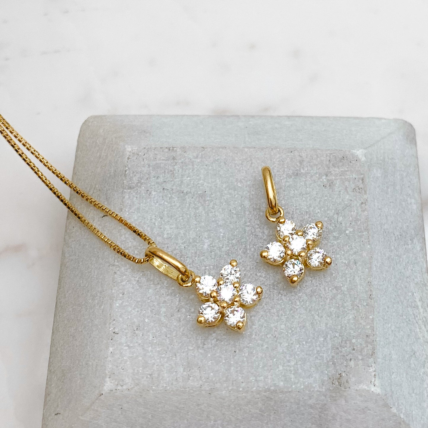 Dije Roseta en ORO18k