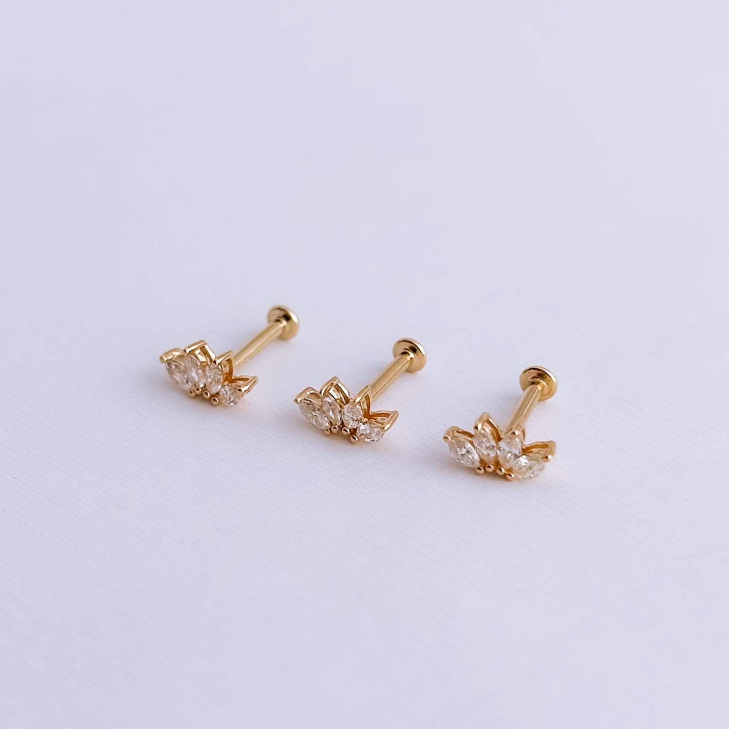 Piercing flor de loto en Oro18k con diamantes naturales