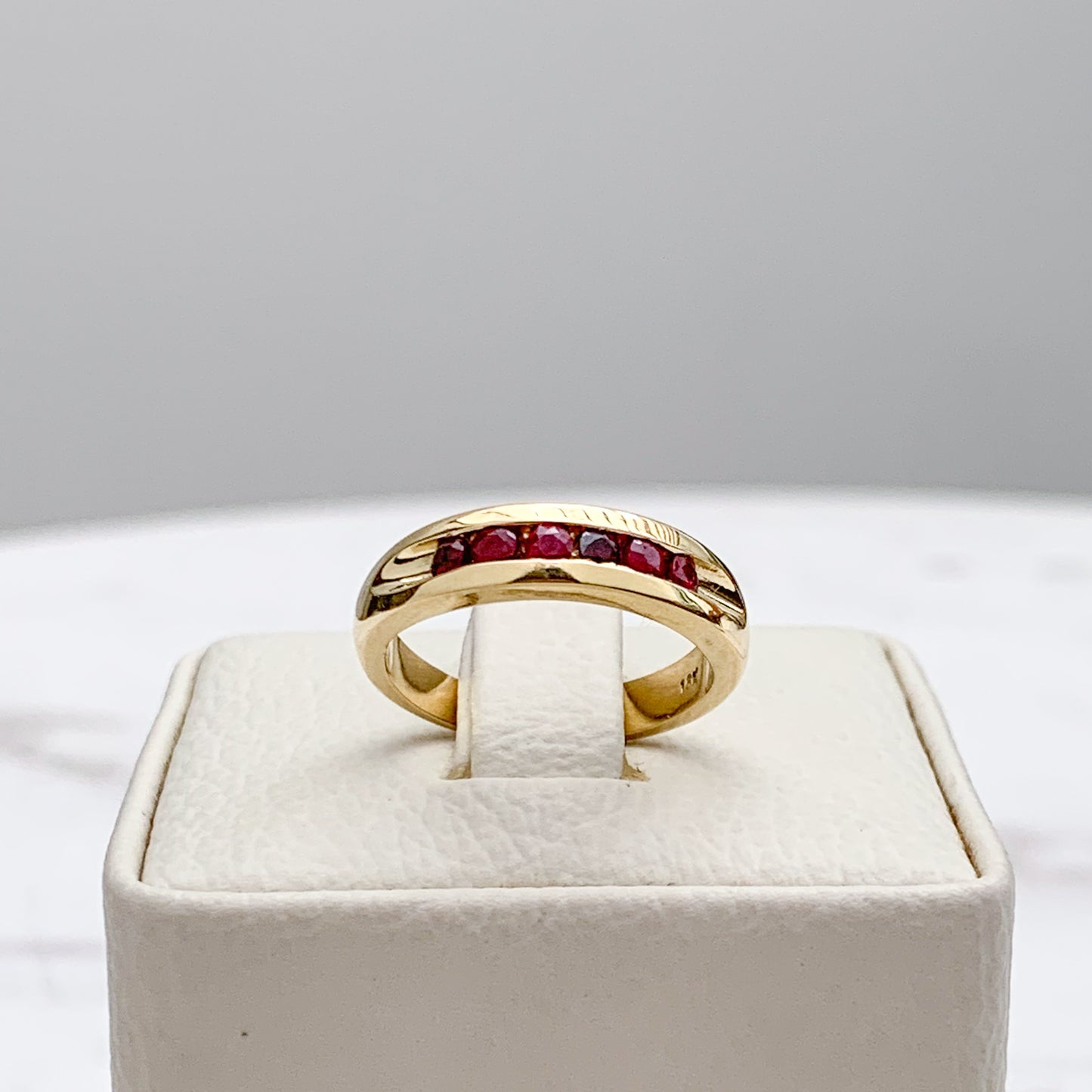 Anillo banda riviere Oro18k
