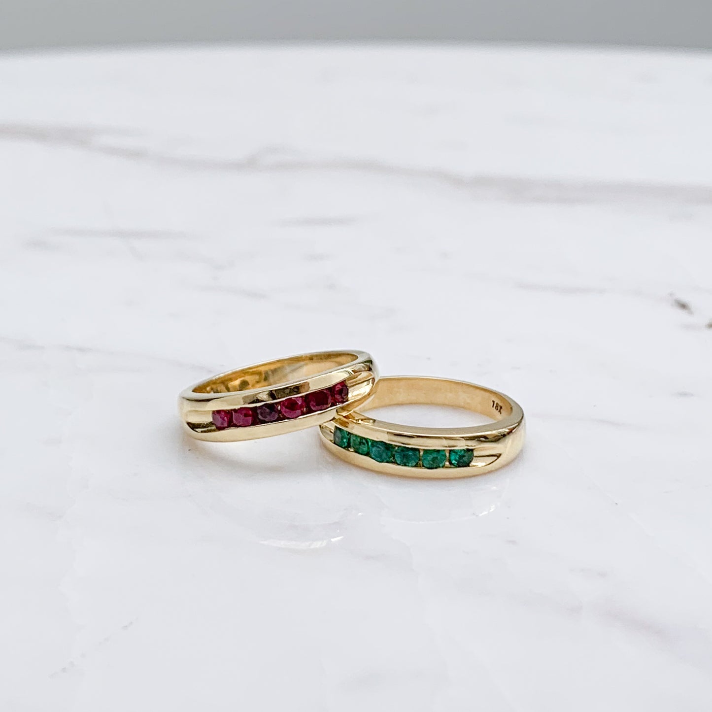 Anillo banda riviere Oro18k