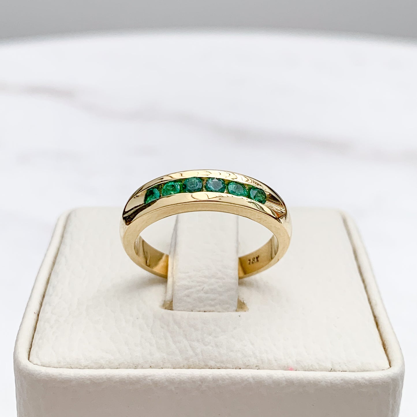 Anillo banda riviere Oro18k