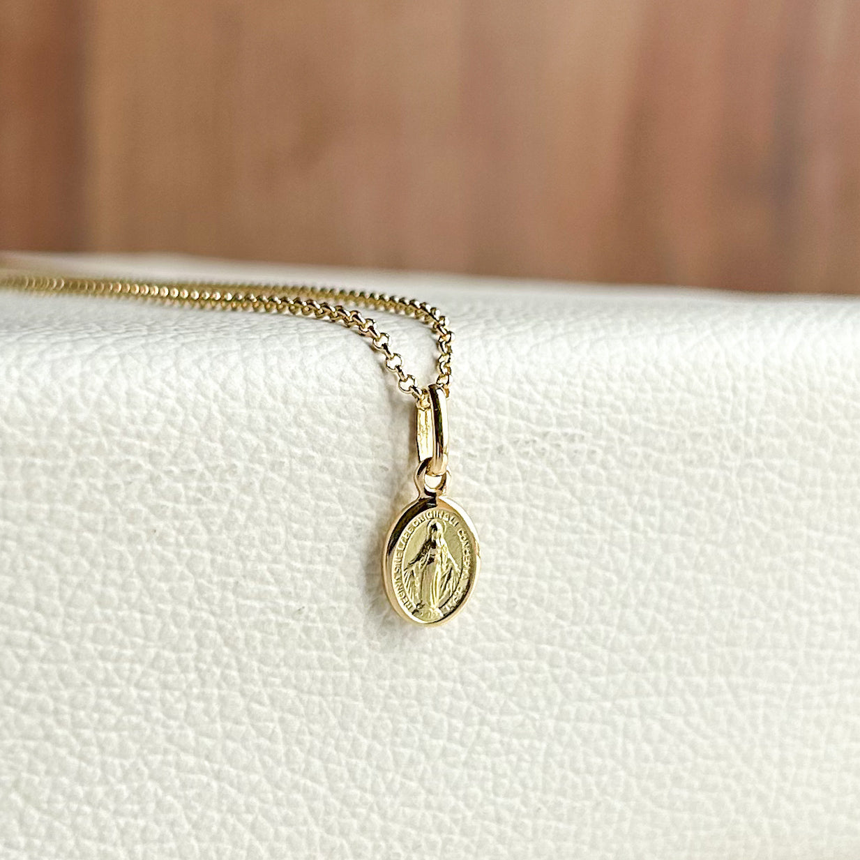 Dije Medalla milagrosa oro 18k
