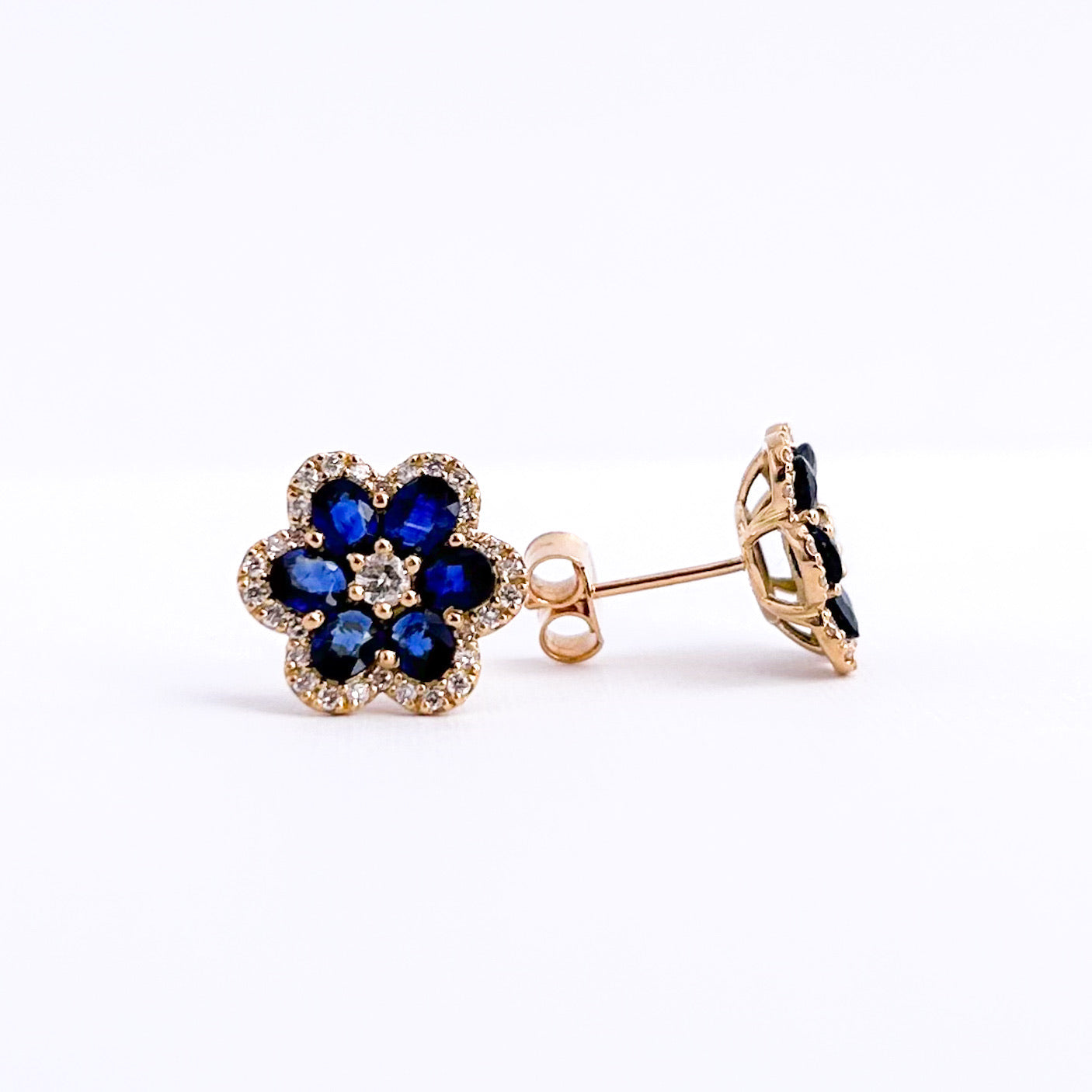 Aretes roseta zafiro con diamantes en Oro 18k