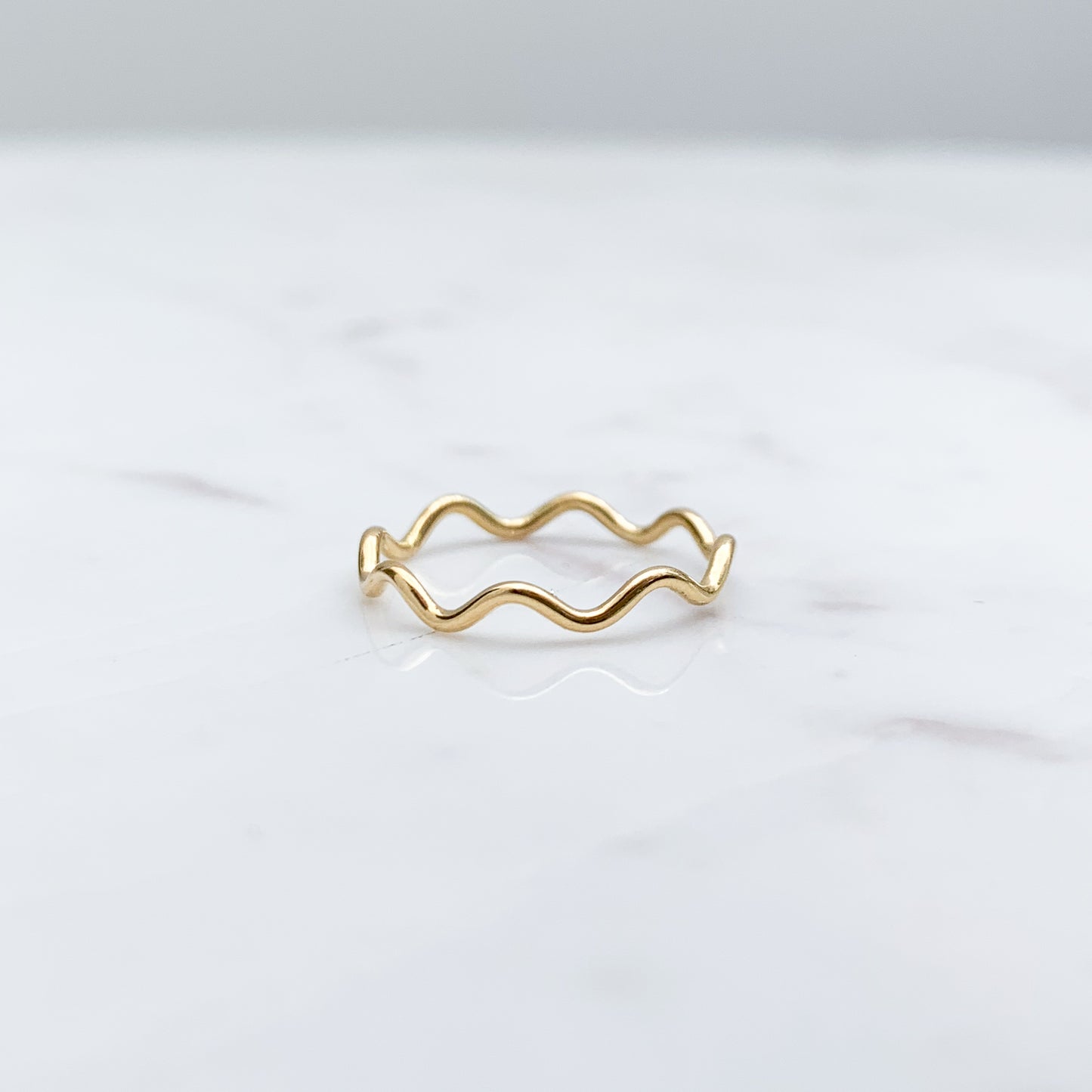 Anillo onda en oro 18k