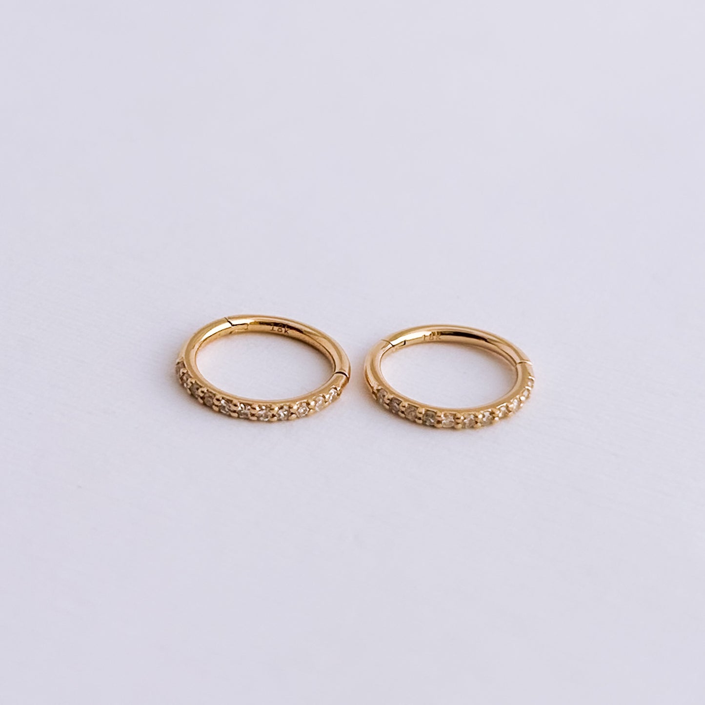 Clicker en Oro18k con diamantes naturales - Piercing