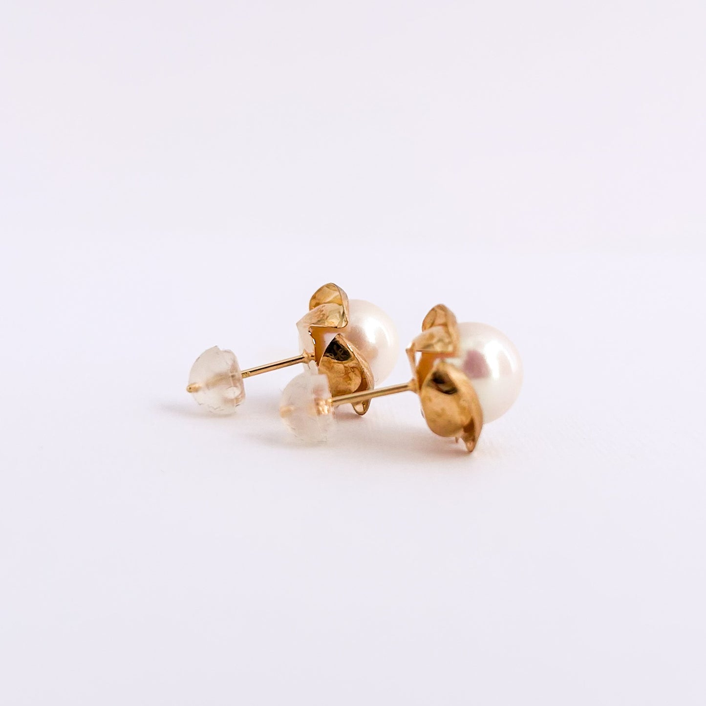 Aretes rosa con perla Akoya en oro 18k