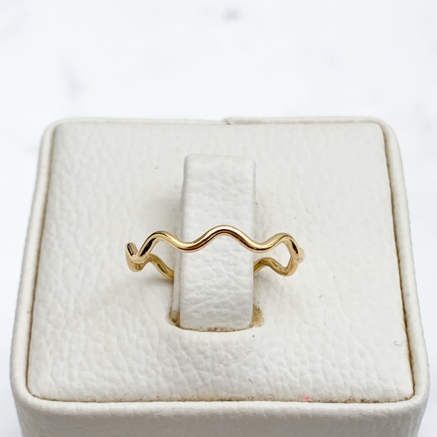 Anillo onda en oro 18k