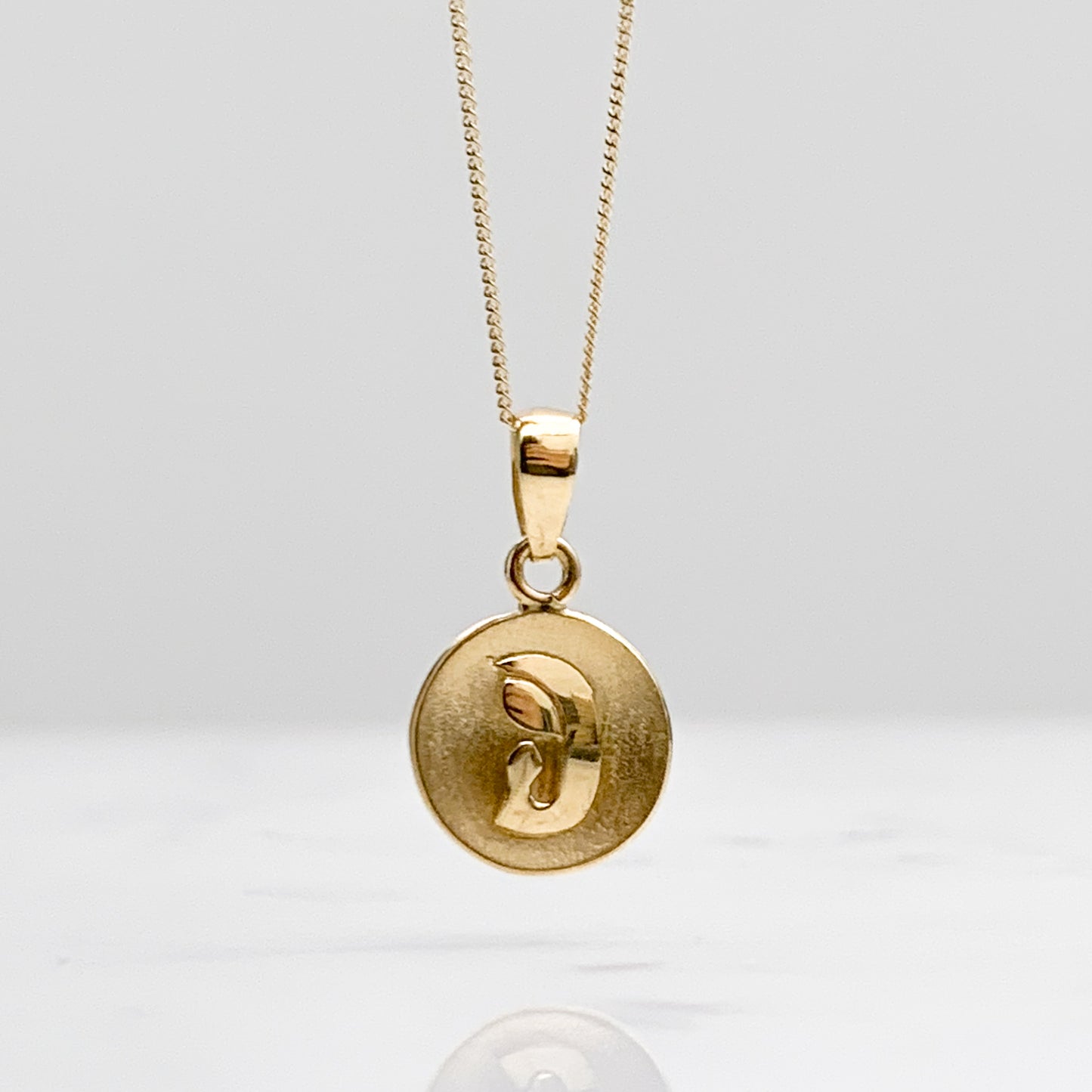 Dije de virgen Oro18k