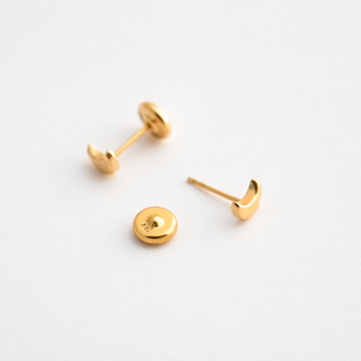 Aretes de Bebé de Luna en Oro 18K