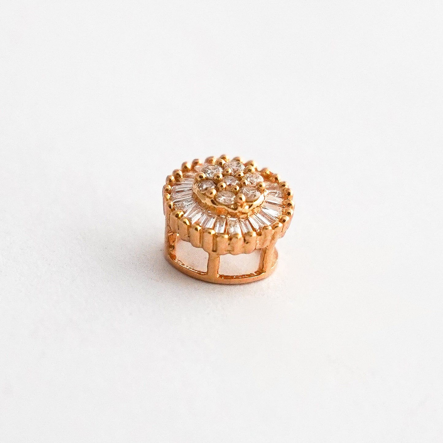 Dije pasante punto de luz con diamantes en oro18k