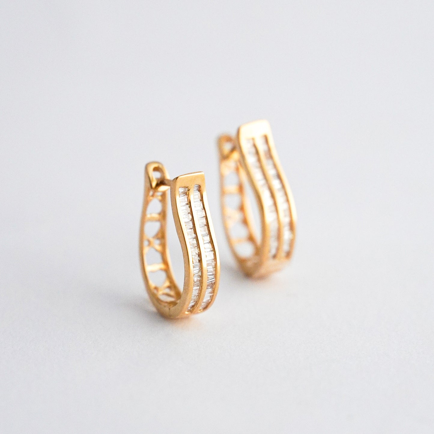 Argollas doble baguette con diamante naturales en oro18k