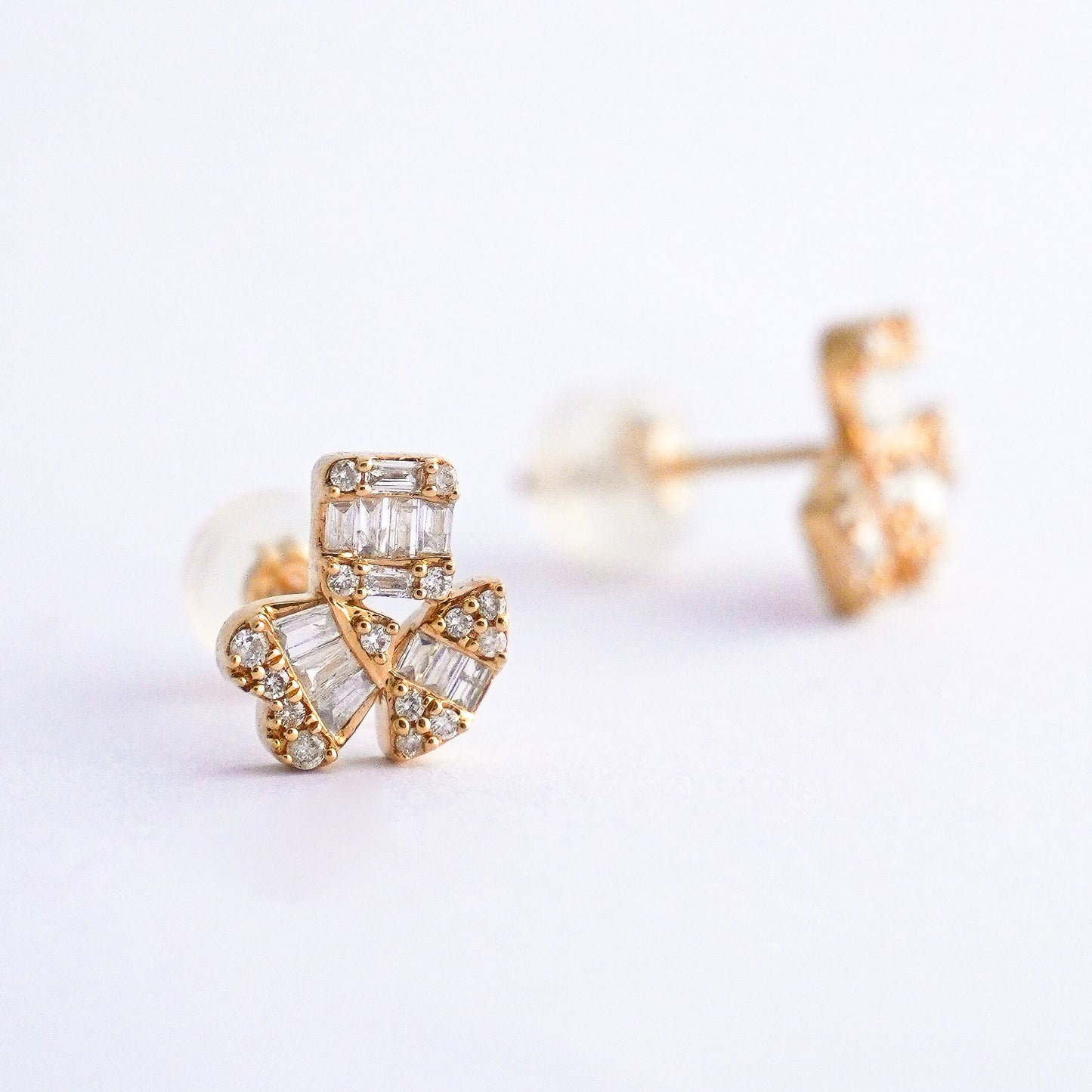 Aretes fancy shapes con diamantes naturales en Oro18k