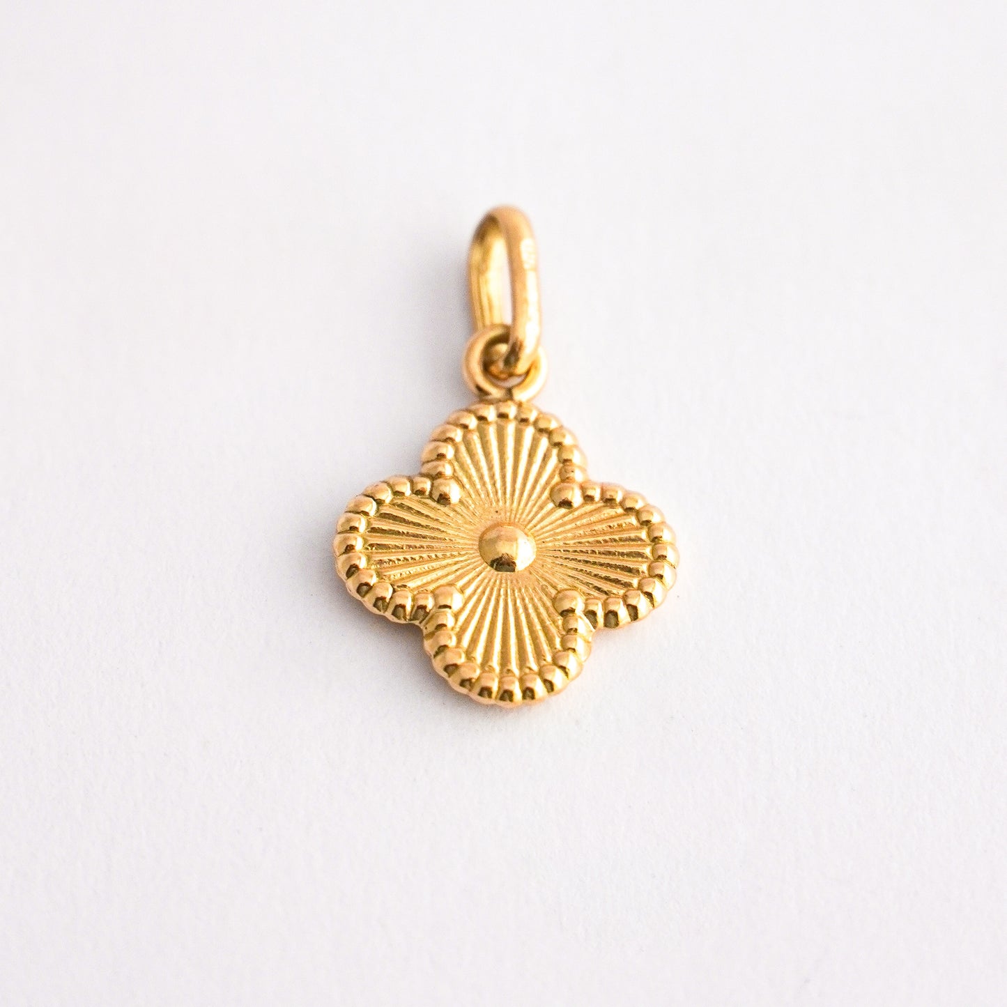 Dije trebol oro en Oro18k