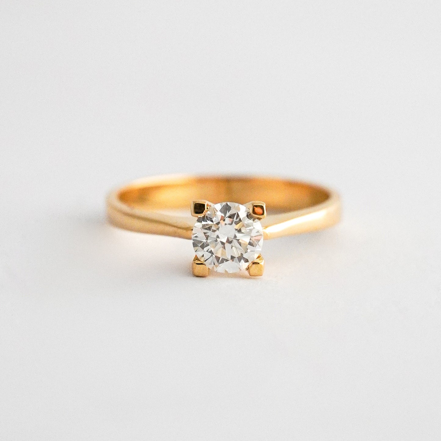 Anillo de compromiso - 24 / Diamante LG 0.60 cts oro 18k