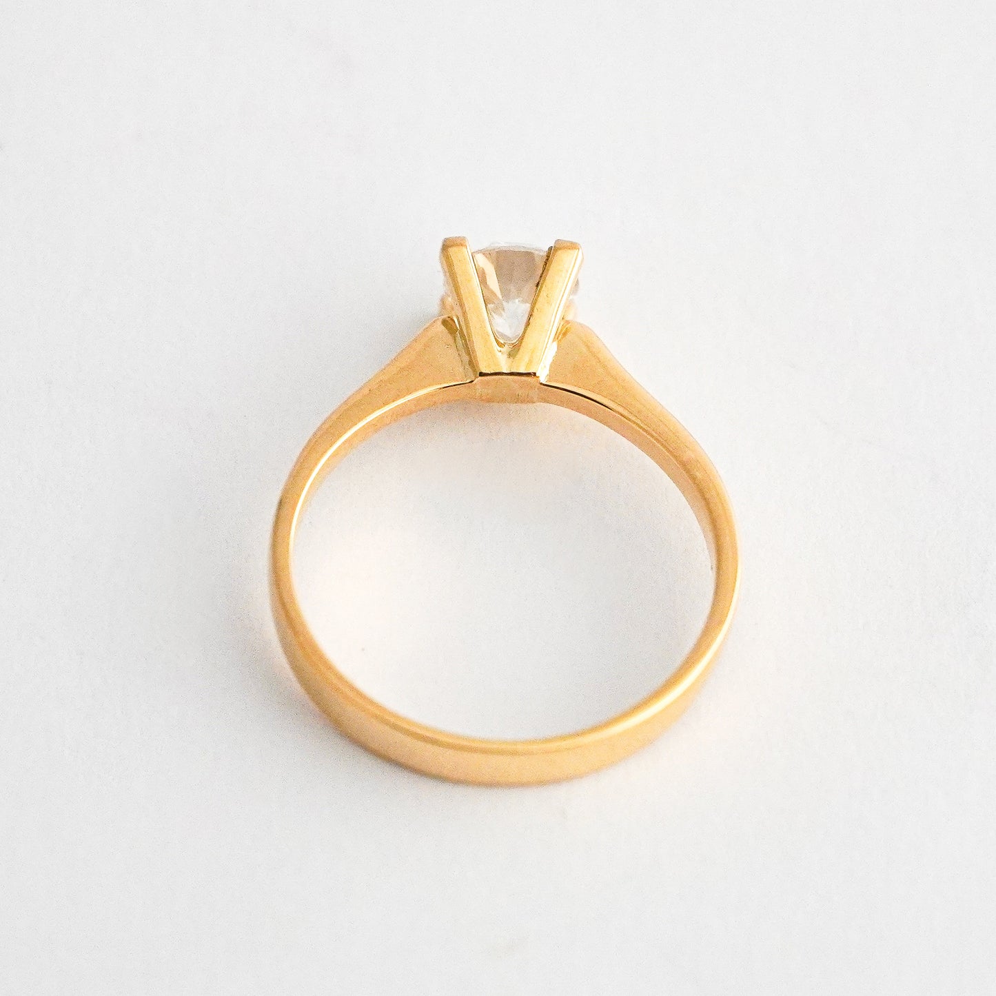 Anillo de compromiso - 24 / Diamante LG 0.60 cts oro 18k