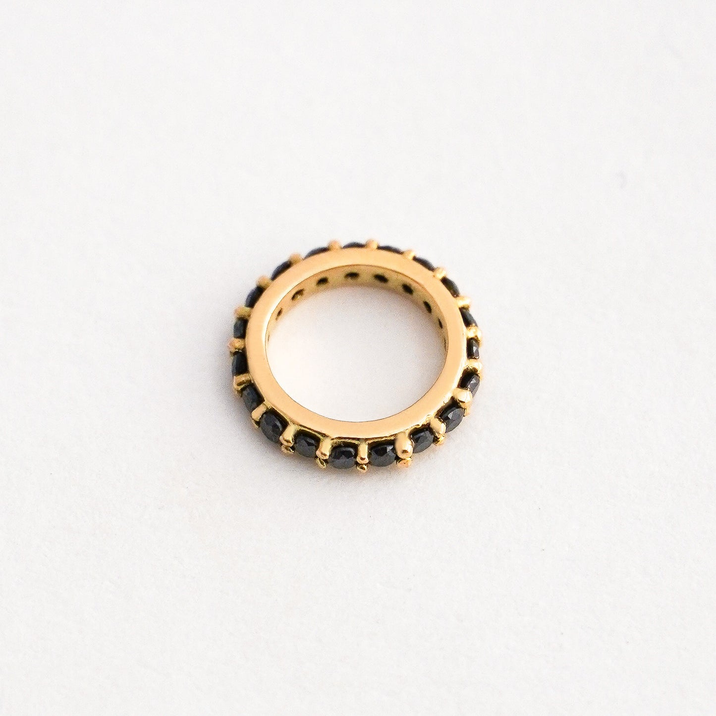 Dije Charm Dona con Diamantes Negros en Oro 18k