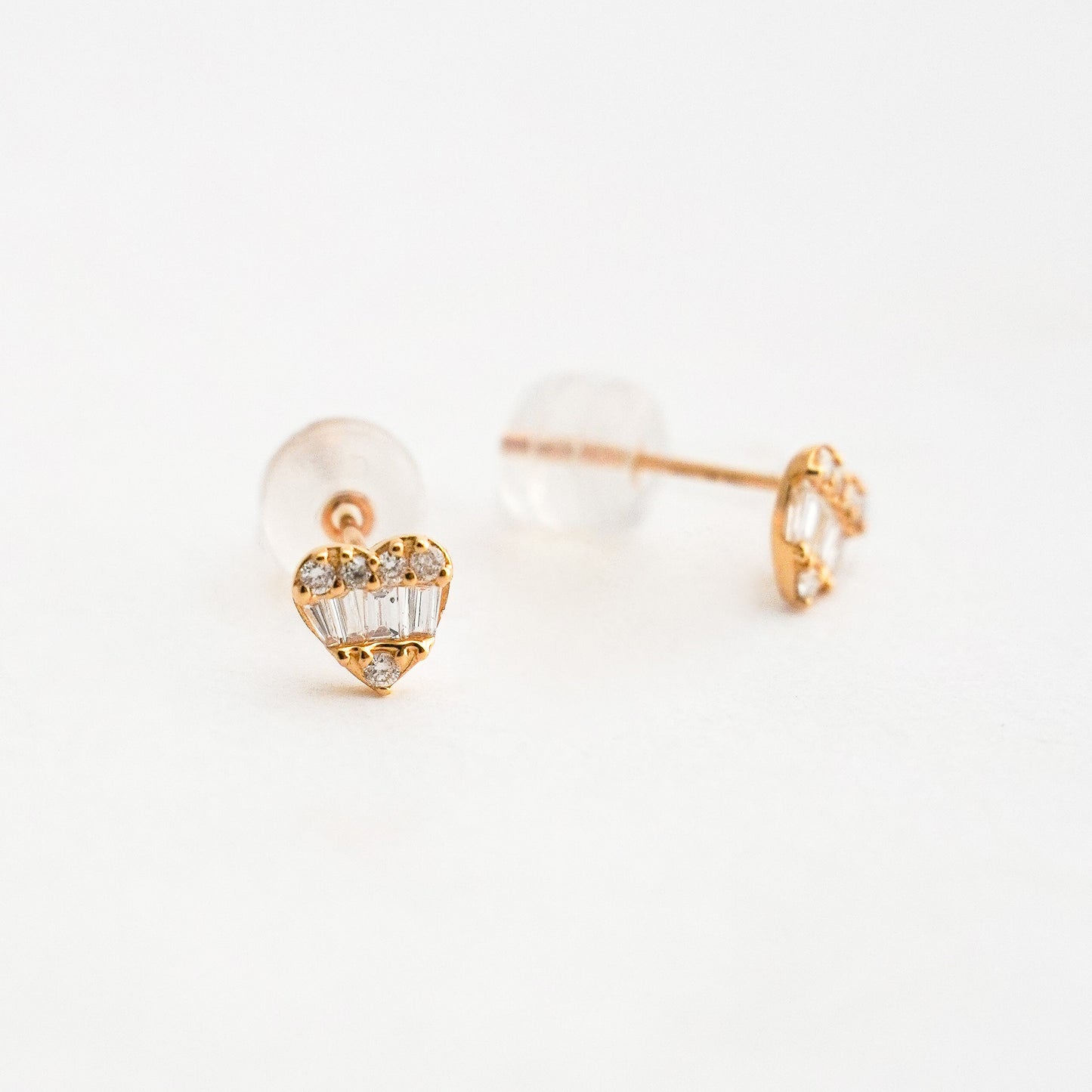Aretes Corazón Illusion Mini con Diamantes Naturales en Oro 18K