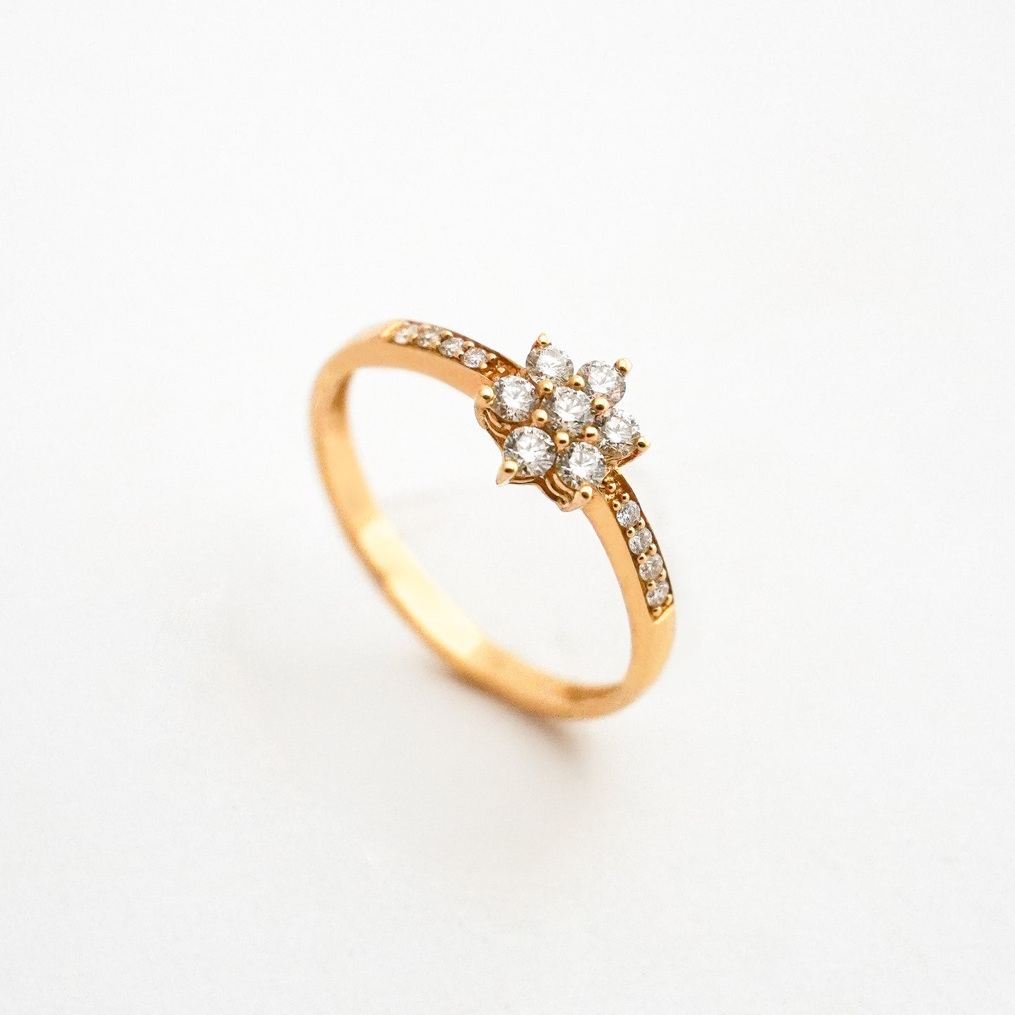 Anillo Roseta Riviere con Diamantes 0.30 cts en Oro 18K
