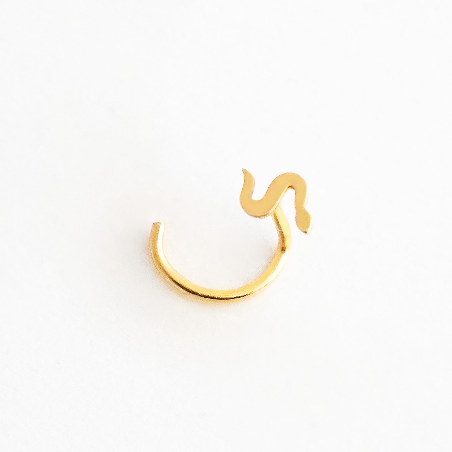 Piercing de Nariz Serpiente tipo G en Oro 18K