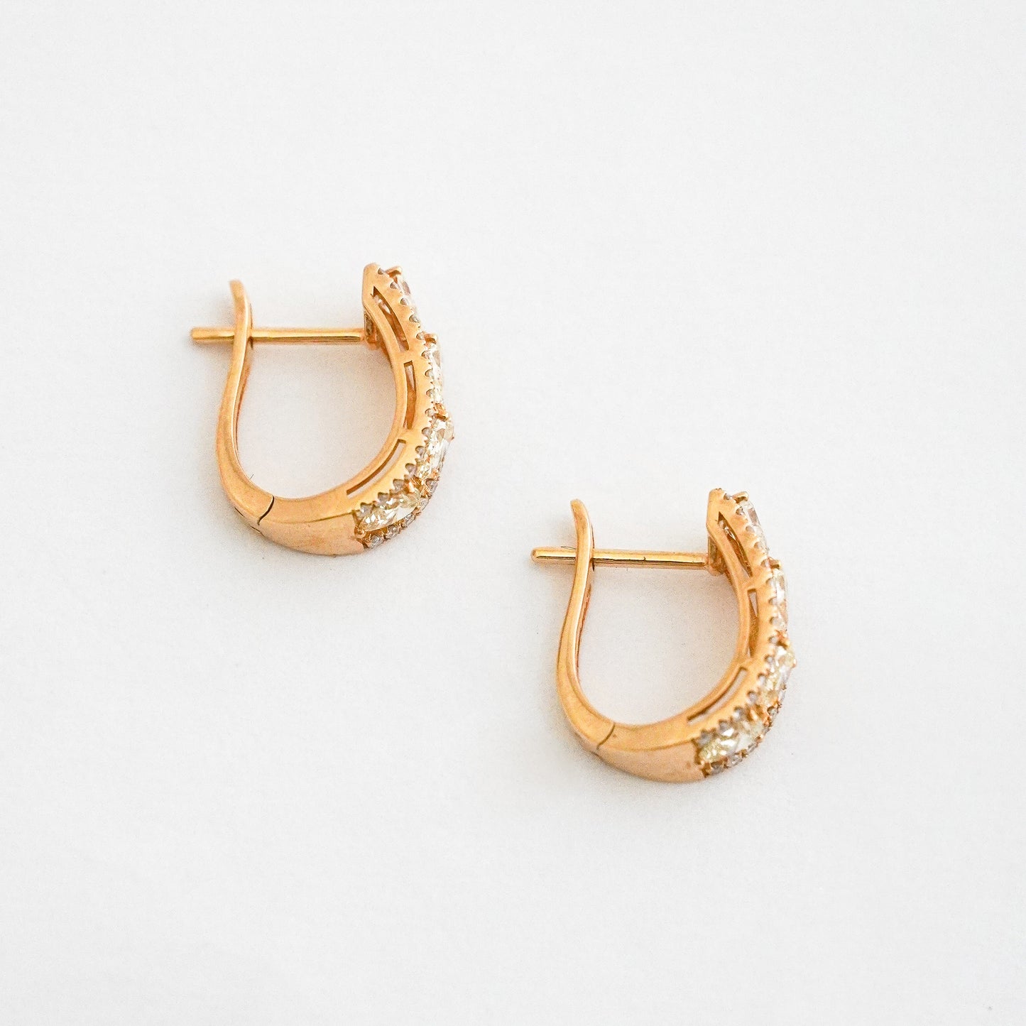 Argollas con Diamantes Pera Rivier en Oro 18K