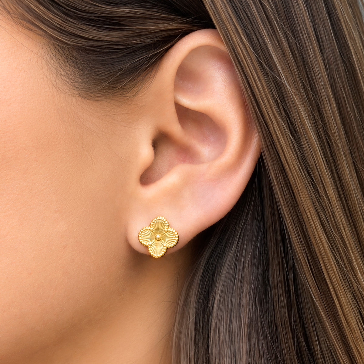 Aretes Trébol Solitario en Oro 18K