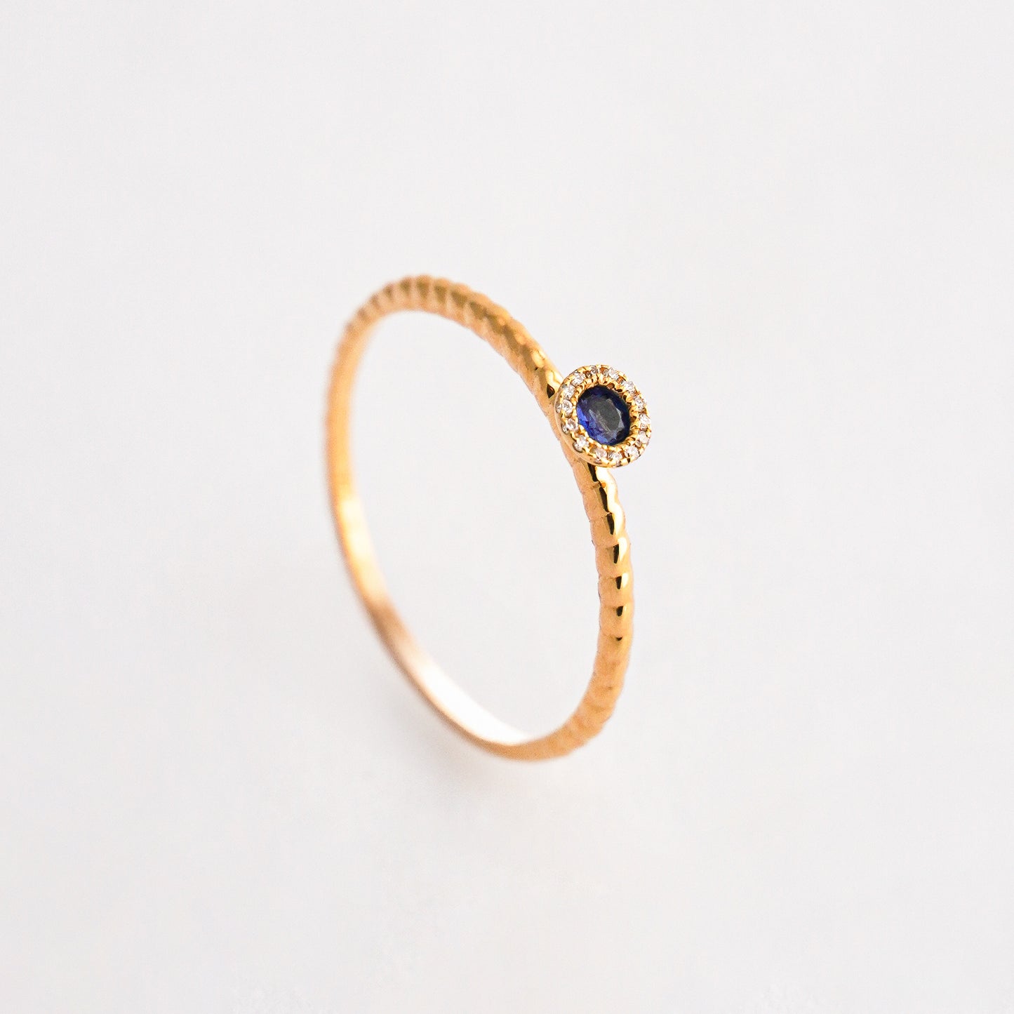 Anillo Ribe Imperial Zafiro redondo en Oro 18K