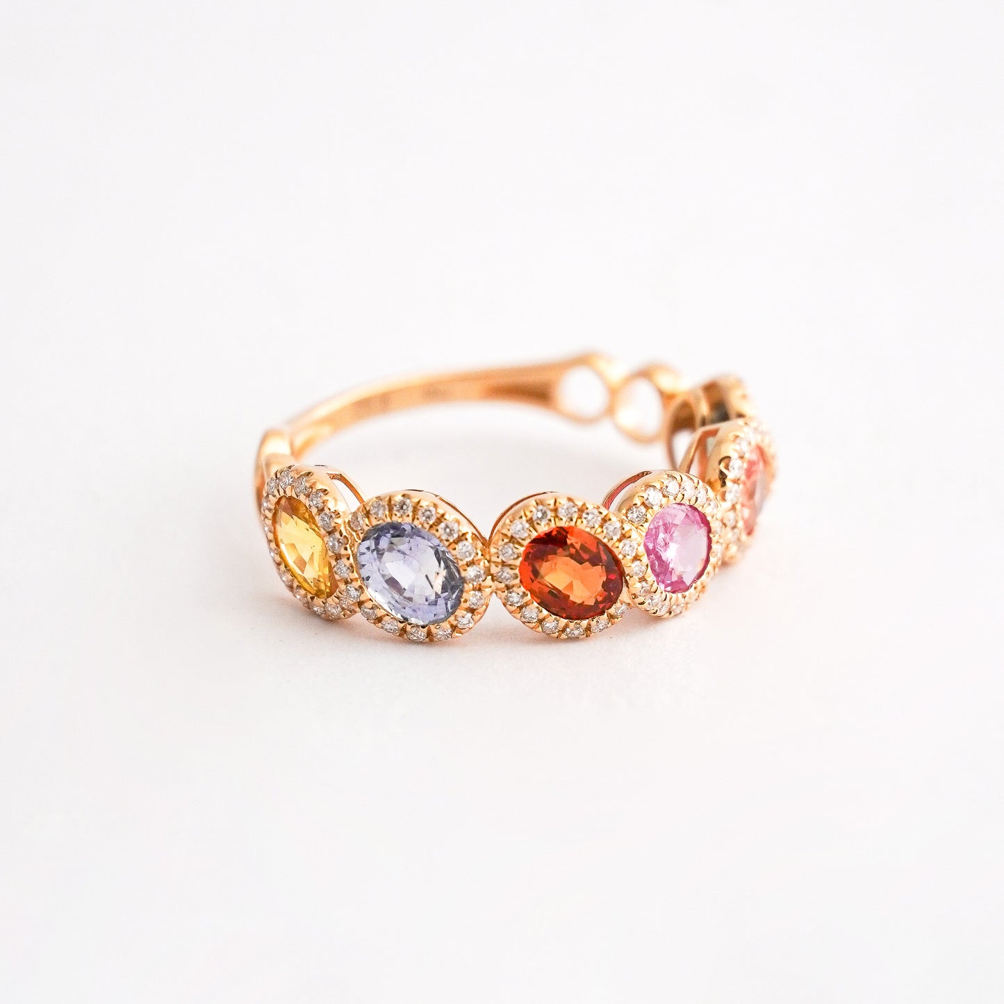 Anillo rivier fancy sapphires oval con diamantes naturales en Oro 18k