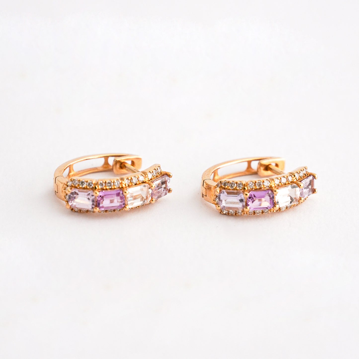 Argollas Fancy Sapphires con diamantes naturales en Oro 18k