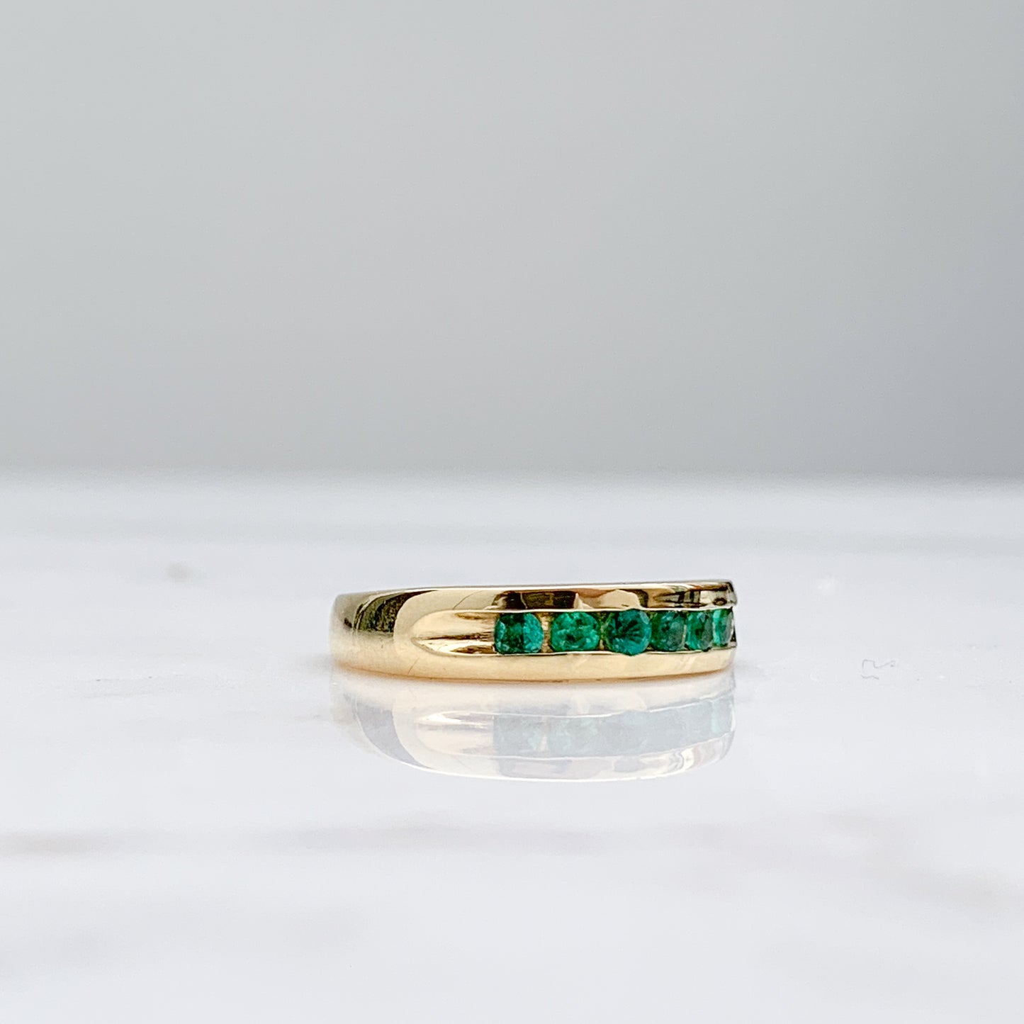 Anillo banda riviere Oro18k