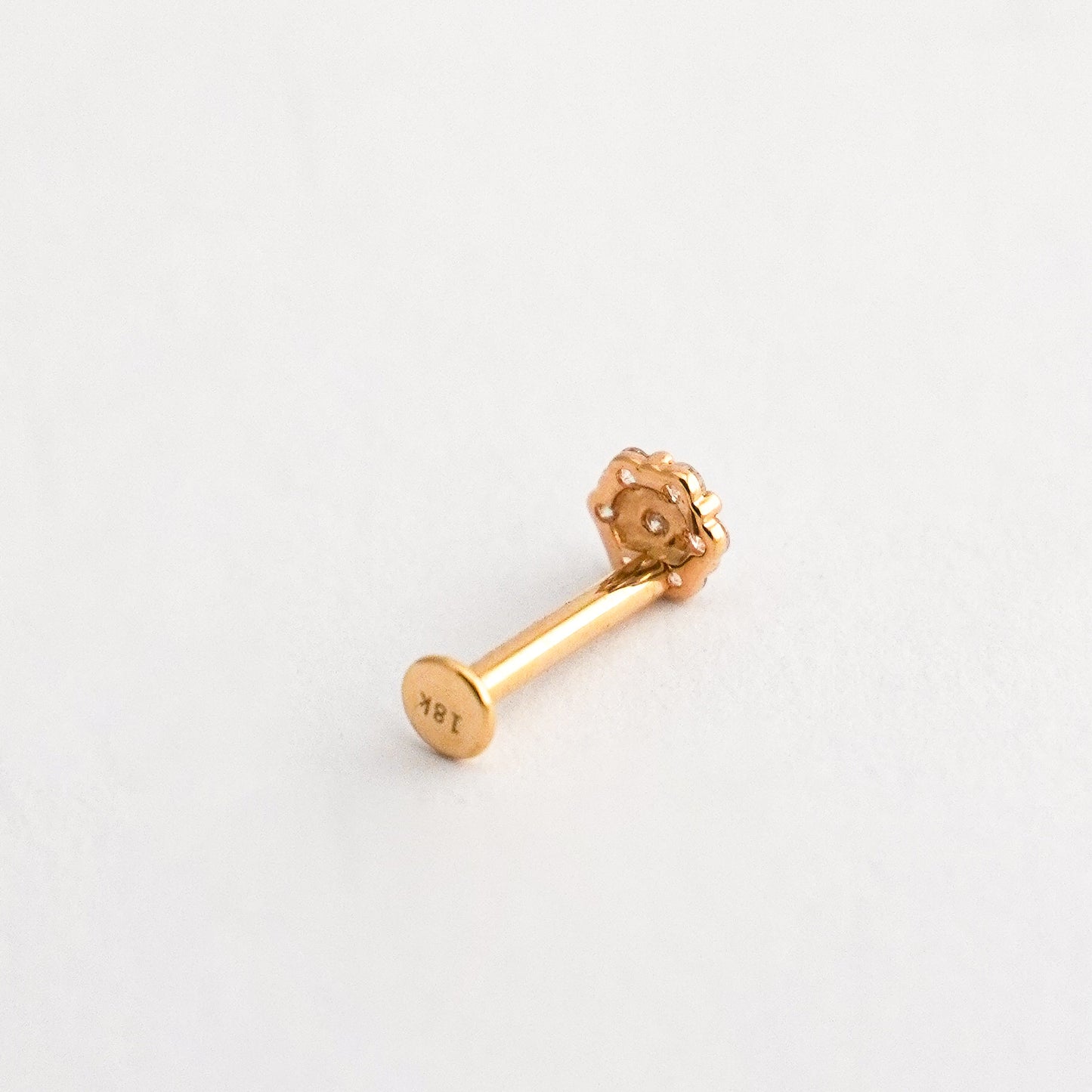Piercing roseta redondo en Oro18k con diamantes naturales