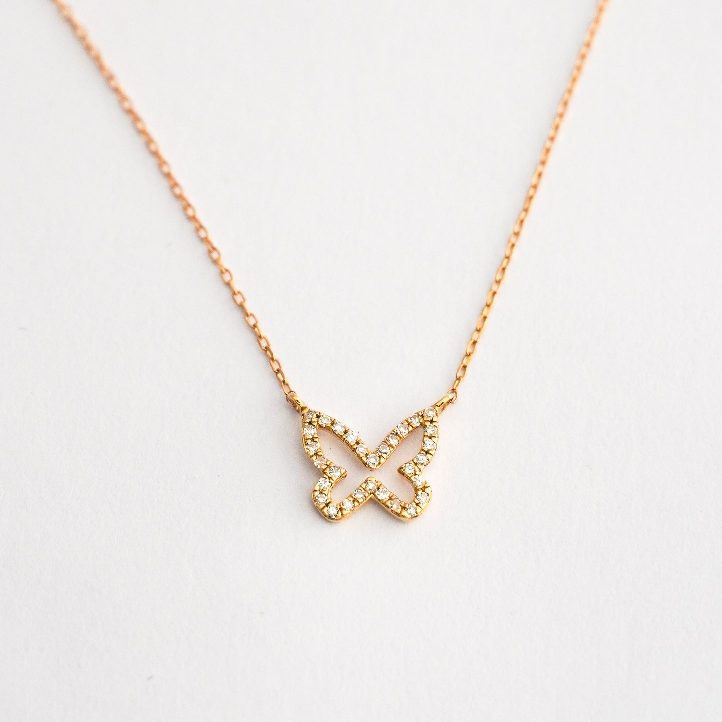 Collar Mariposa mini con diamantes naturales Oro18k