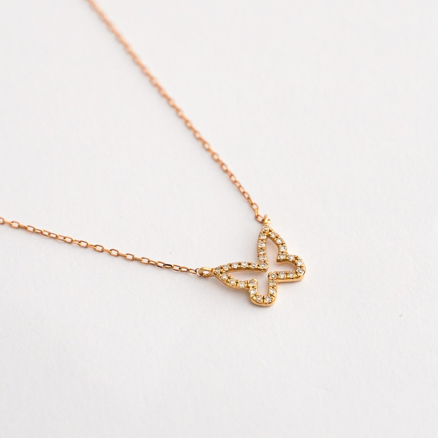 Collar Mariposa mini con diamantes naturales Oro18k