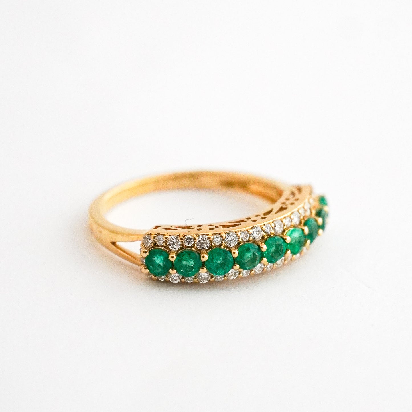 Anillo Rivier Esmeralda con diamantes naturales Oro18k