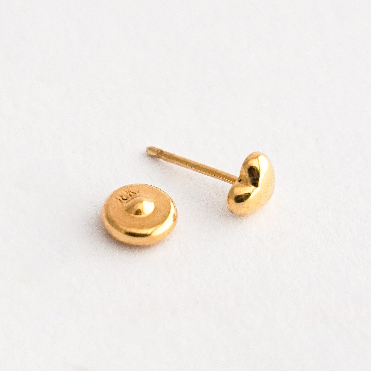 1/2 par arete bebé corazón 4.5 mm Oro 18k