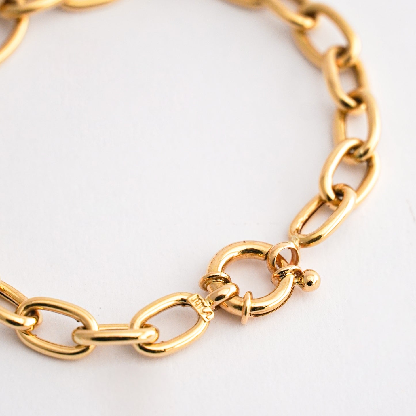 Pulsera Eslabones Redondos con dije corazón en Oro 18k