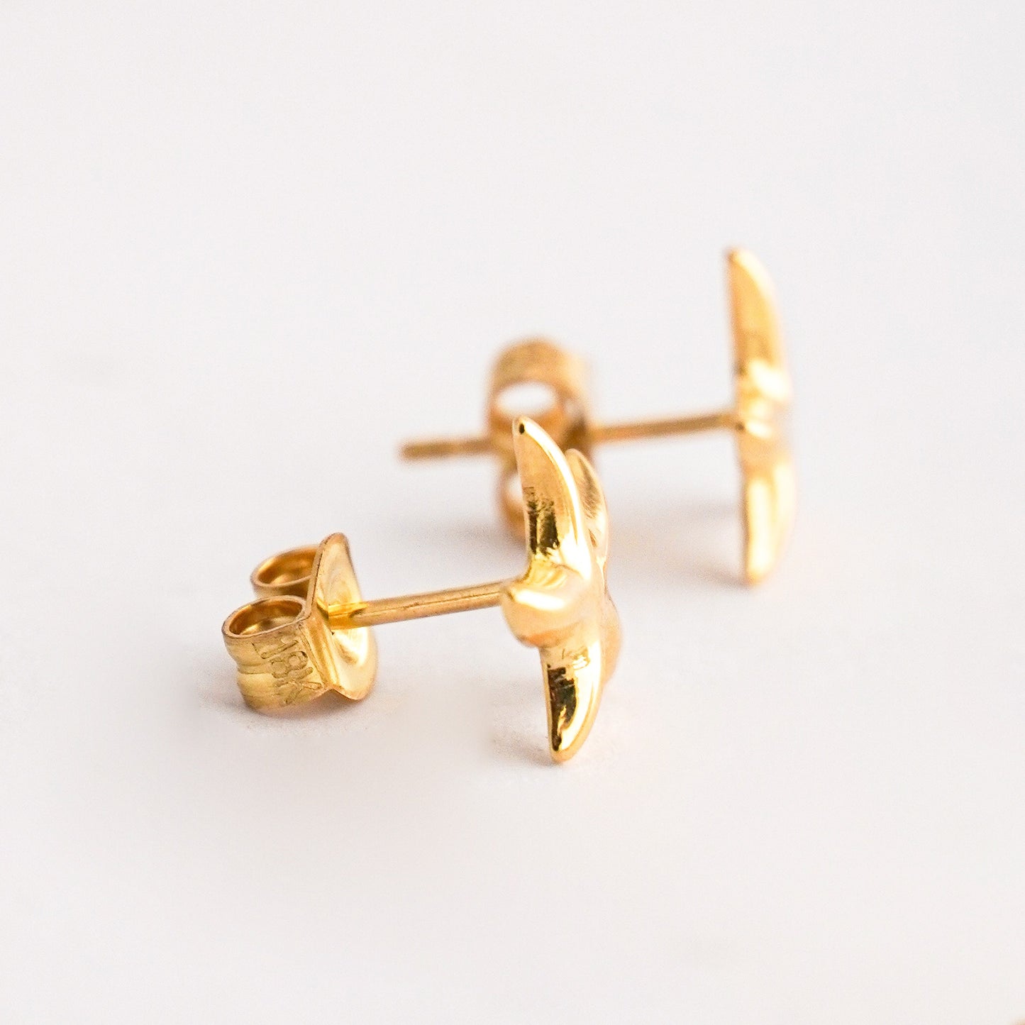 Aretes Estrella de Mar en oro 18k