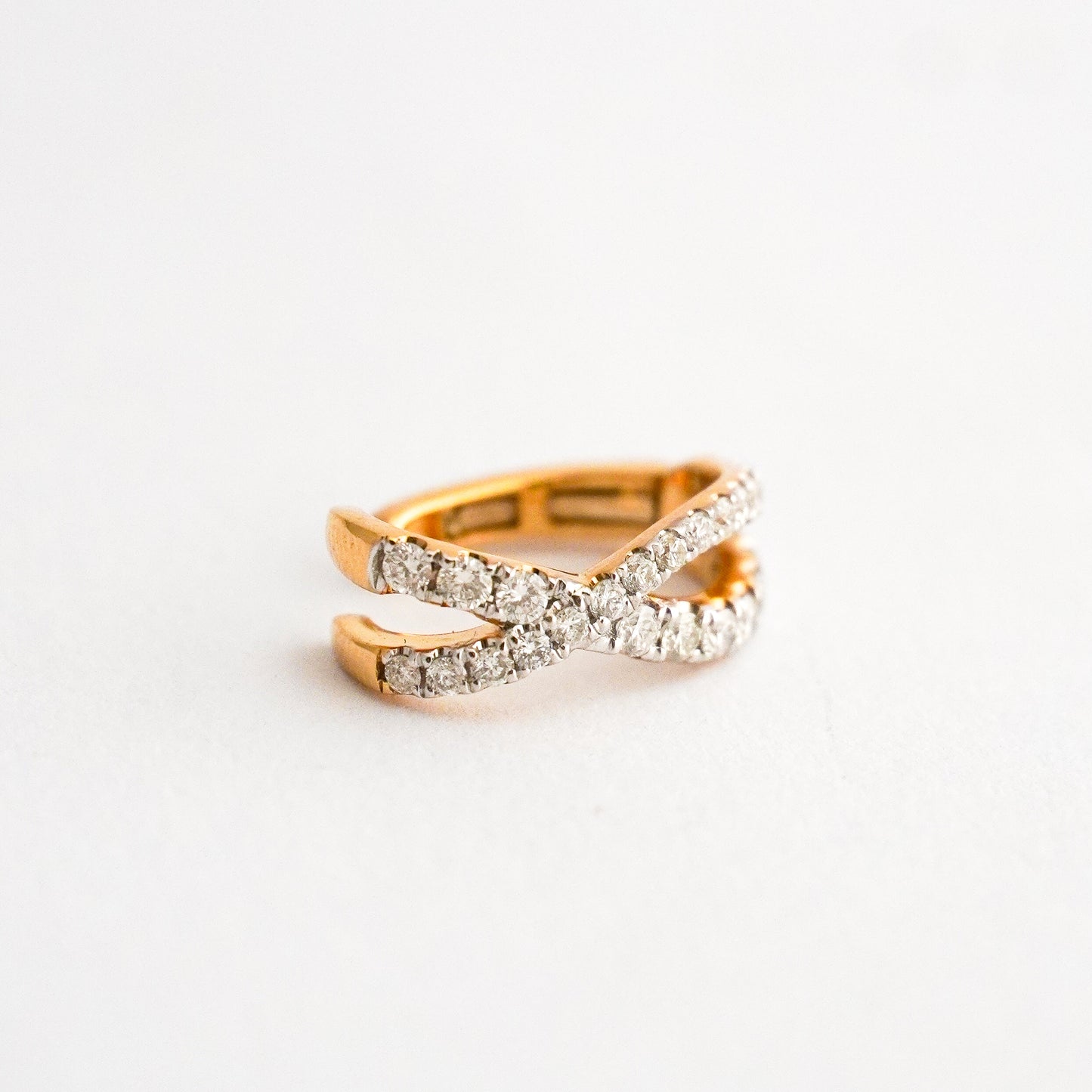Ear Cuff X con Diamantes en Oro 18k
