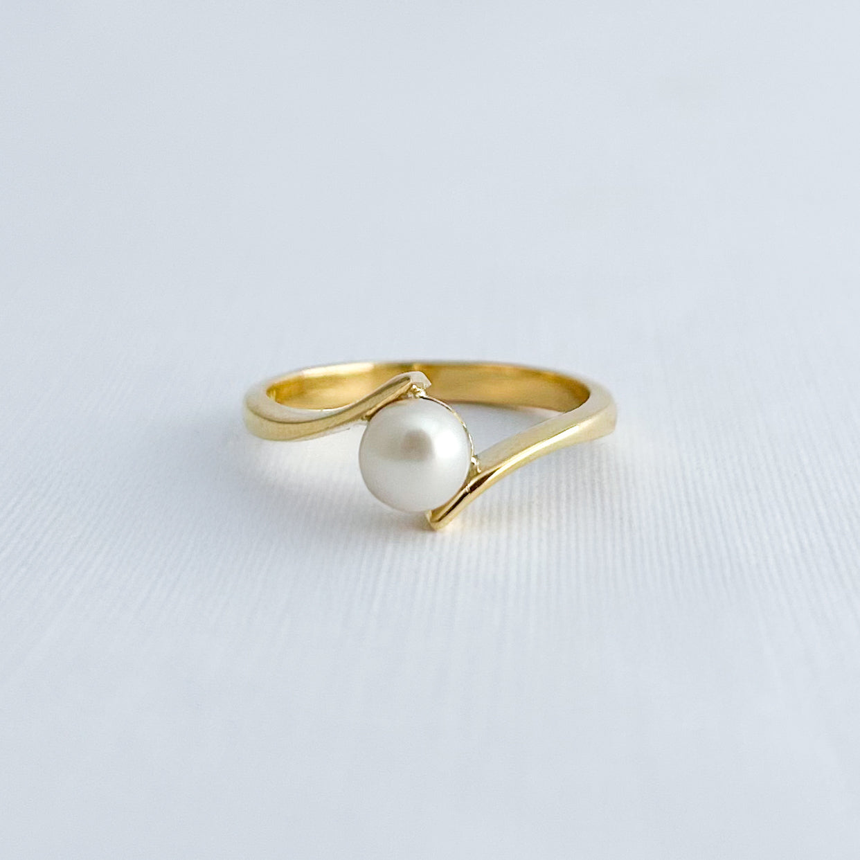 Anillo Perla Mar con Perla Cultivada 5 mm - Oro18k