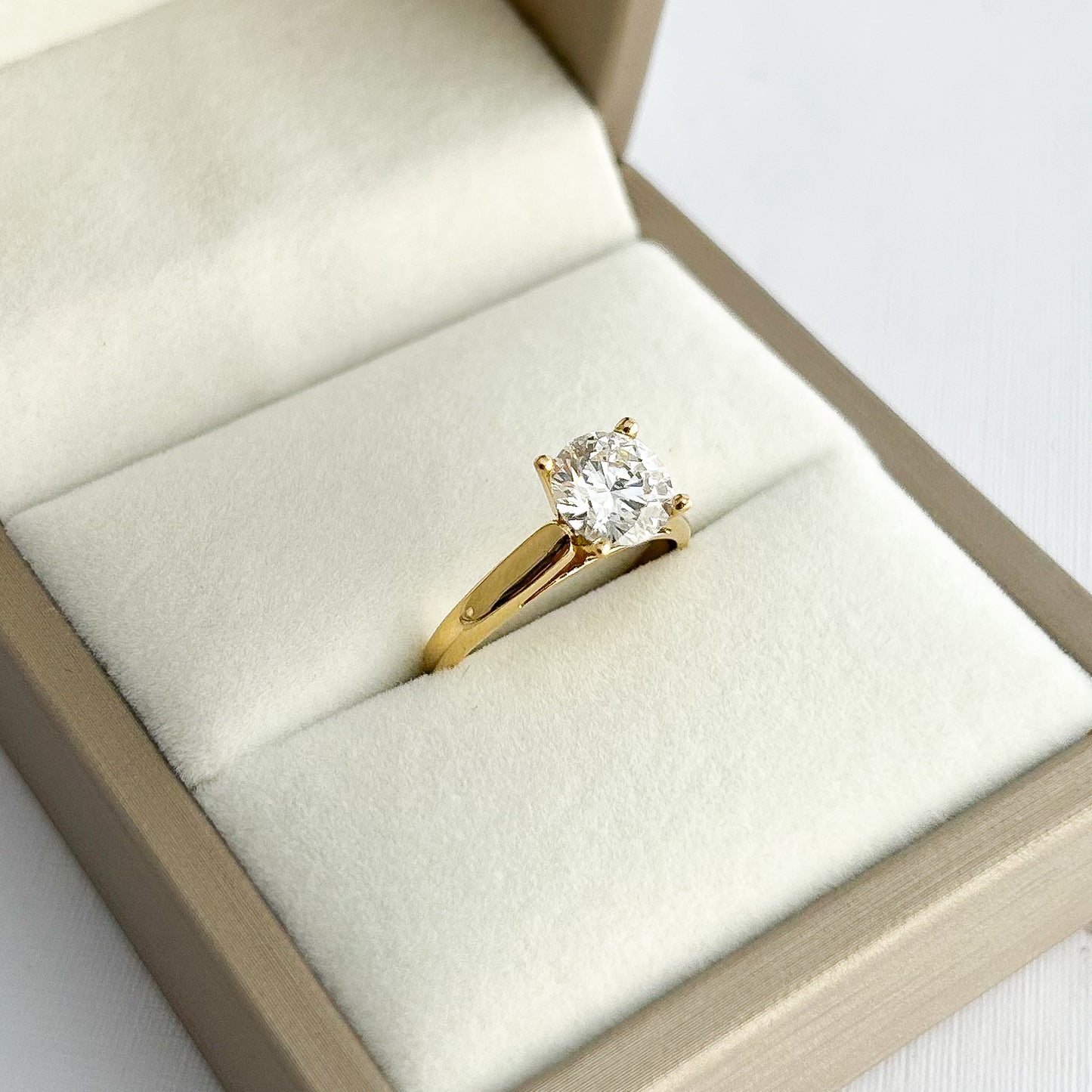 Anillo de compromiso - 23 / Diamante  LG 1.50 cts oro 18k