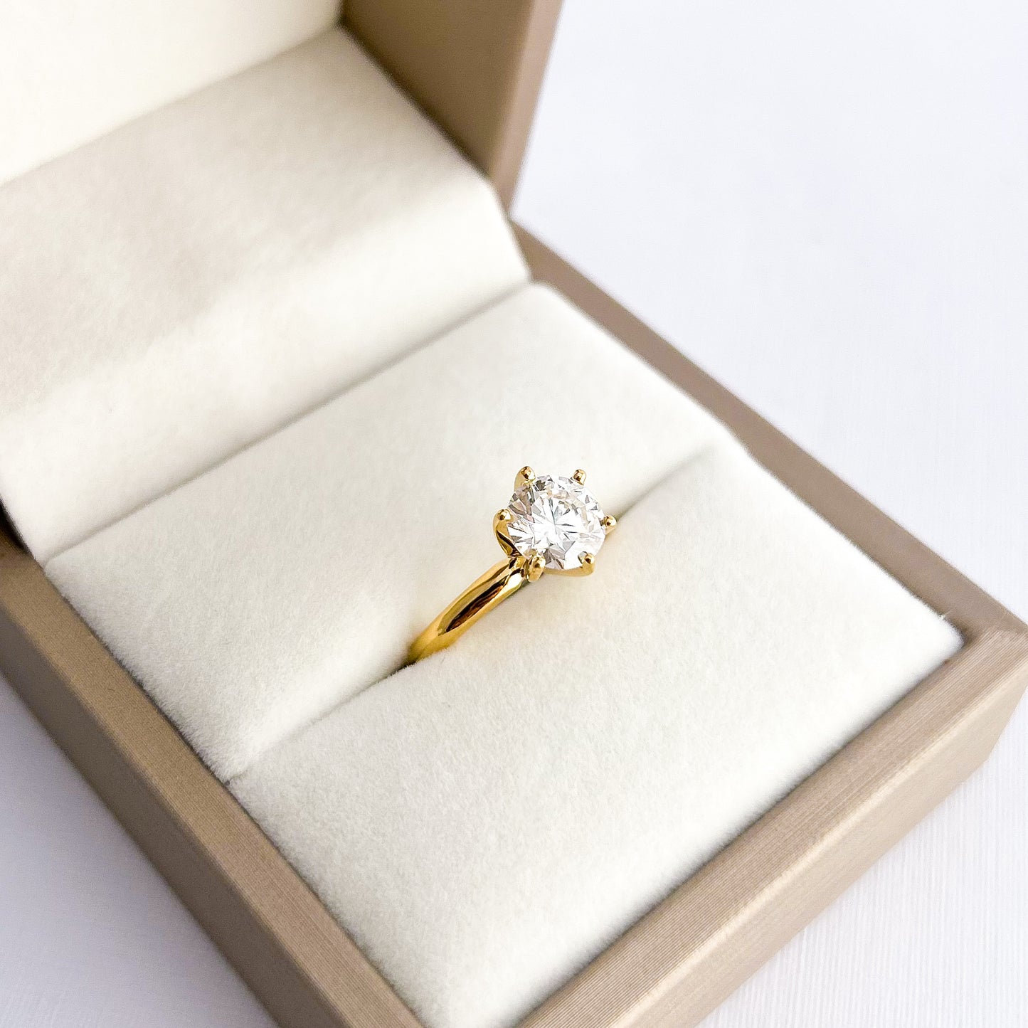 Anillo de compromiso oro18k - 19 / Diamante LG 1.50 cts