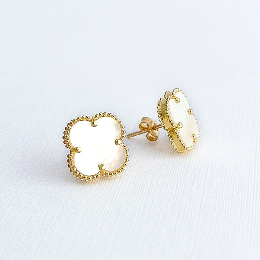 Aretes trébol nácar blanco oro 18k