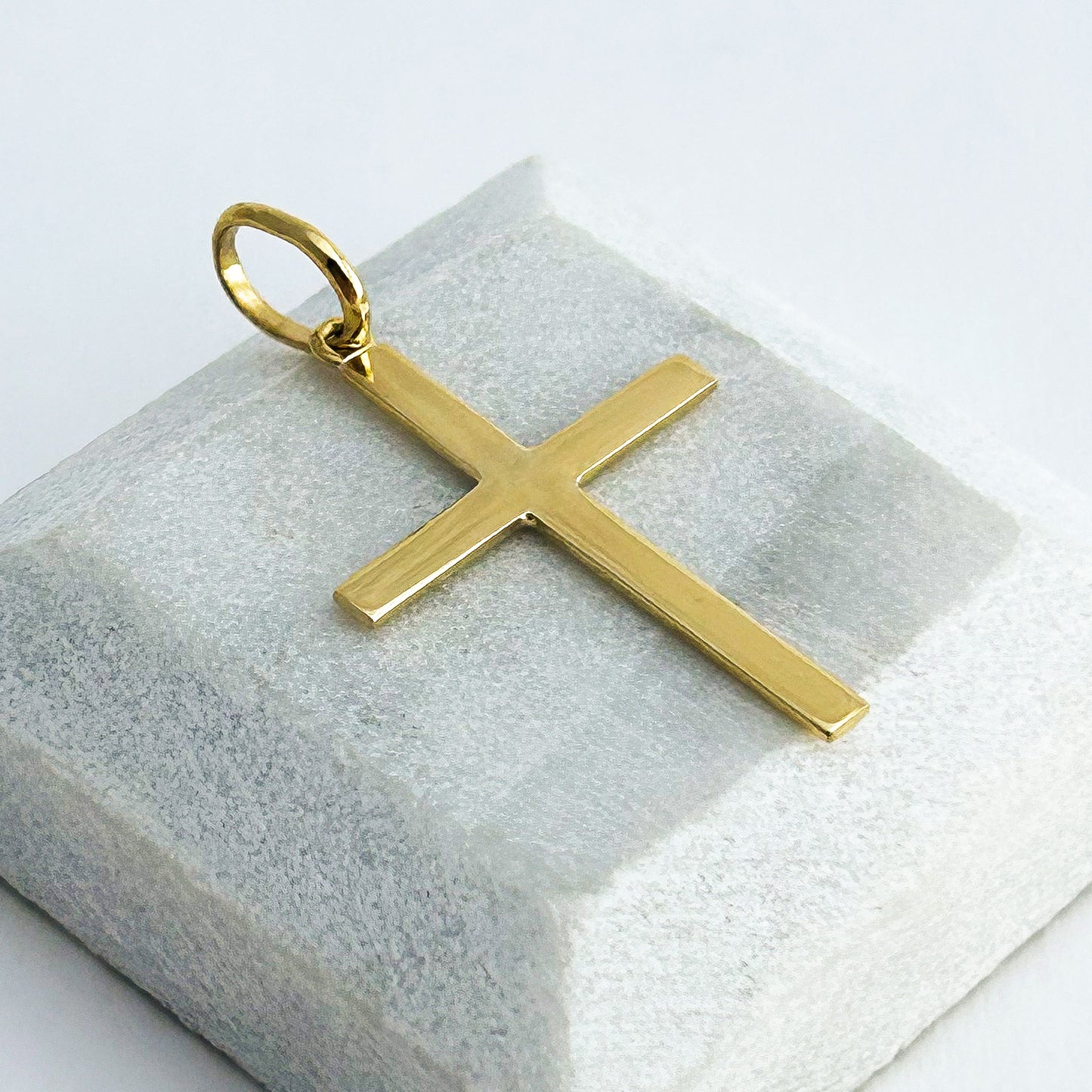 Dije Cruz clasica en Oro18k