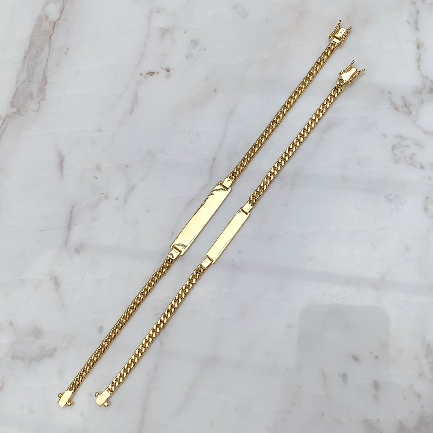 Pulsera barbada con placa para hombre en oro18k