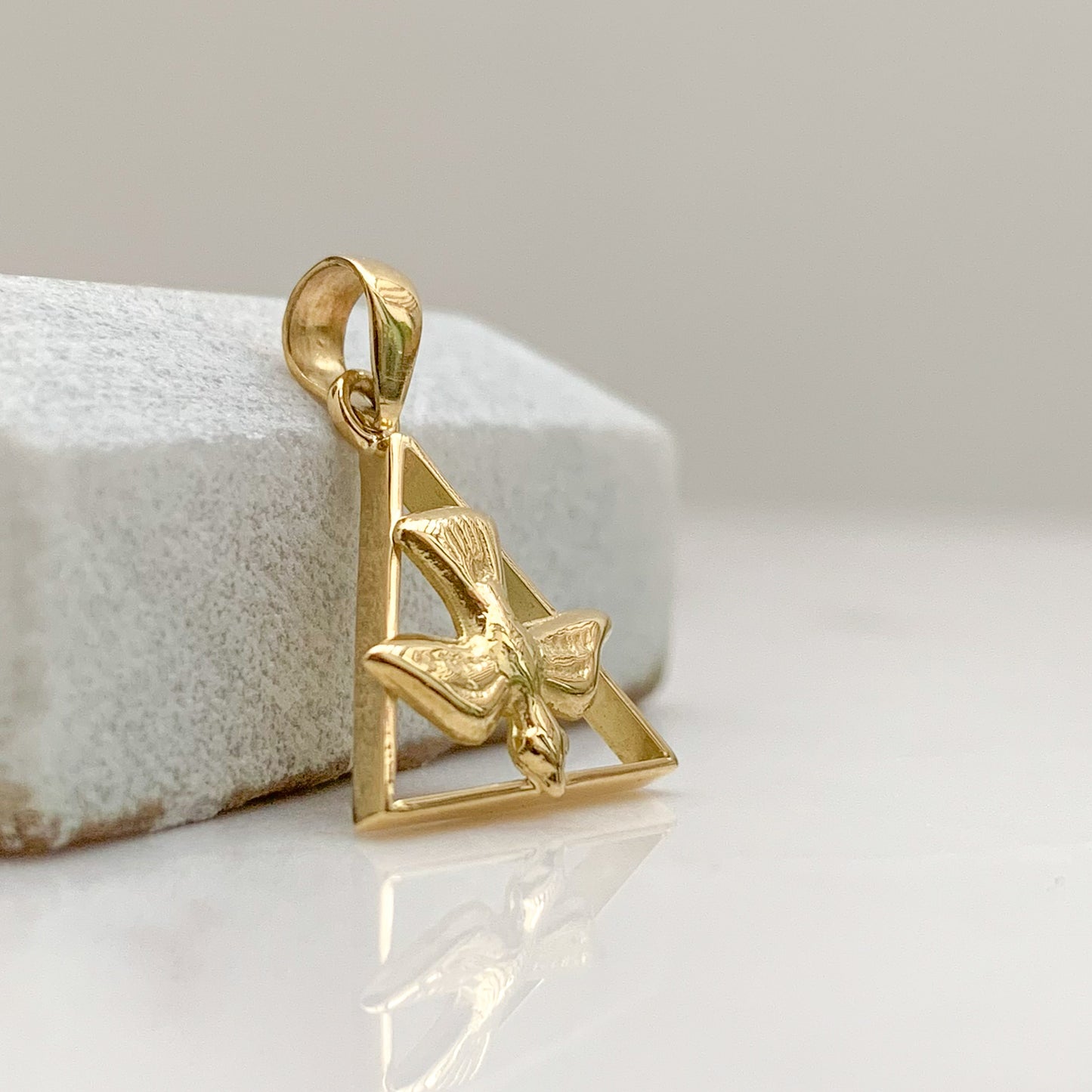 Dije Espíritu Santo Grande en Oro18k